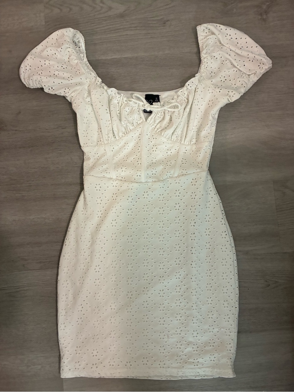 Windsor White Eyelet Puff-Sleeve Mini Dress Small